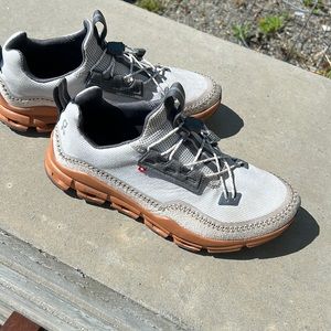 Like new ON Cloudaway SZ 7.5 -